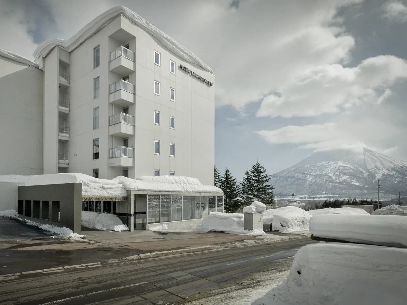 Niseko Landmark View